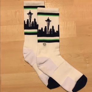 Seattle skyline socks